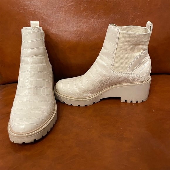 Dolce Vita Haddie Wedge Chelsea Boot Snakeskin White - Picture 5 of 8